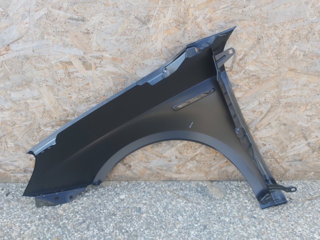 Alfa Romeo Giulietta Utángyártott új jobb első sárvédő 50520626