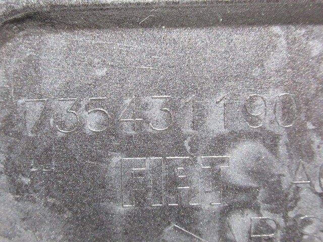 Fiat Bravo II. 735431190 számú , közép konzol usb- öngyújtó tartó rész