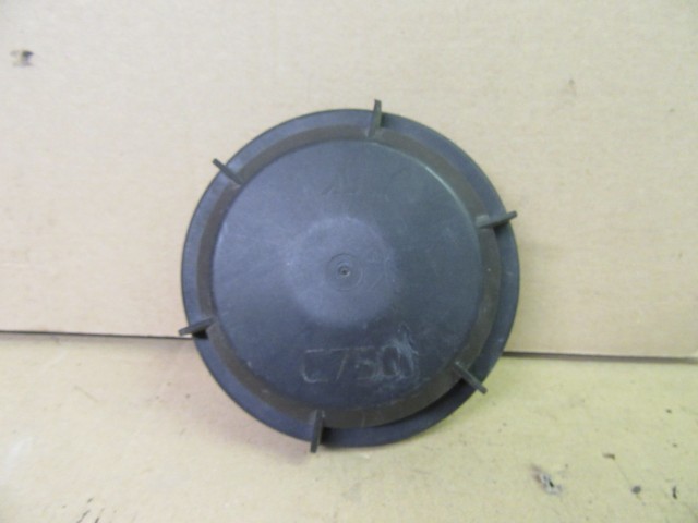 Alfa Romeo, Fiat  12,4 cm átmérőjű fényszóró izzó takaró kupak 43680749
