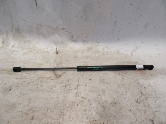 Ford Fiesta csomagtérajtó teleszkóp 