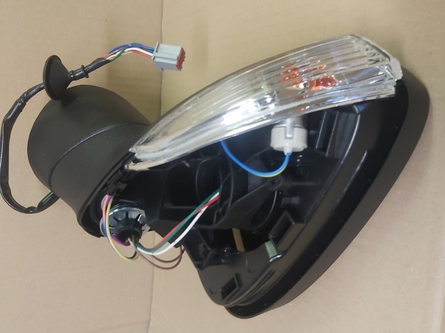 Ford Fiesta Utángyártott ú,j jobb  oldali 8 vezetékes visszapillantó tükör 8A6117682GB5YYW