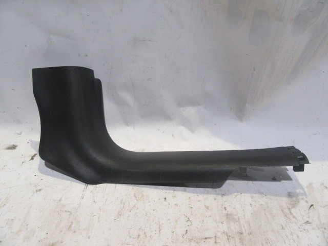 133141 Citroen C3 Picasso jobb első belső küszöb műanyag 9681348577