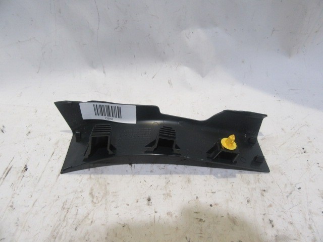 Ford Fiesta 5 ajtós bal hátsó, belső küszöb műanyag 