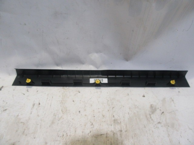 Ford Fiesta 3 ajtós jobb első, belső küszöb műanyag 