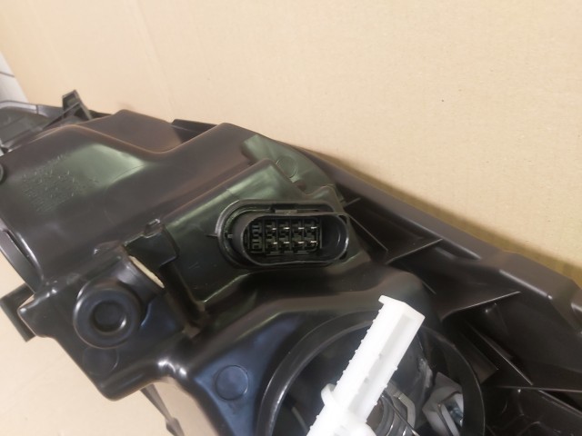 Ford Fiesta 2008-2013 Utángyártott új jobb első fényszóró 8A61 13W029 AD