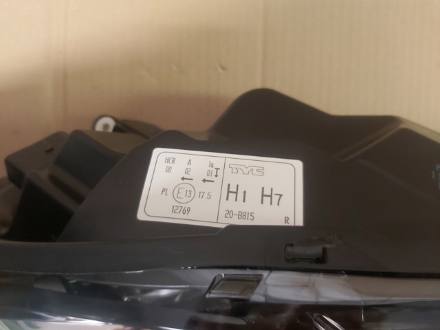 Ford Fiesta 2008-2013 Utángyártott új jobb első fényszóró 8A61 13W029 AD