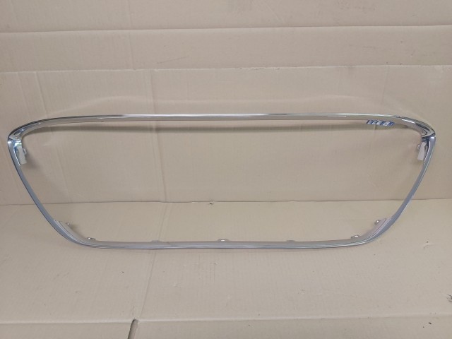 Ford Fiesta utángyártott új első díszrács króm keret