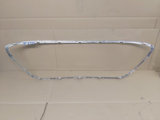 Ford Fiesta utángyártott új első díszrács króm keret