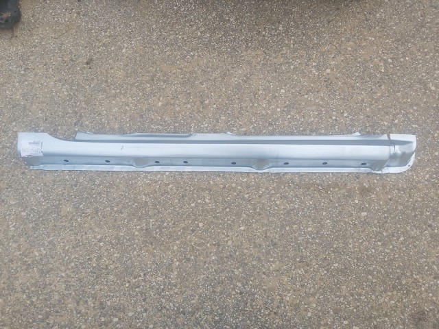 Ford Fiesta 5 ajtós 2008-2017 utángyártott új jobb oldali küszöb borítás