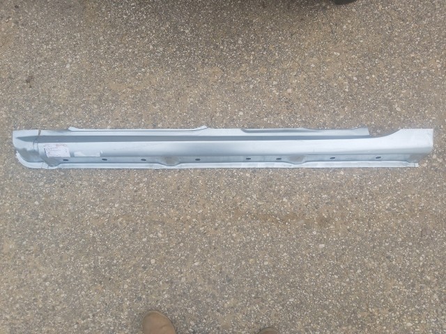 Ford Fiesta 5 ajtós 2008-2017 utángyártott új bal oldali küszöb borítás