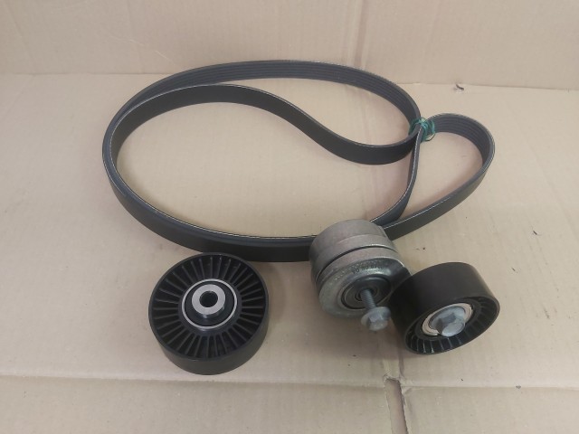 Alfa Romeo, Fiat, Lancia 1,9 Diesel utángyártott új hosszbordás szíj készlet 55189677