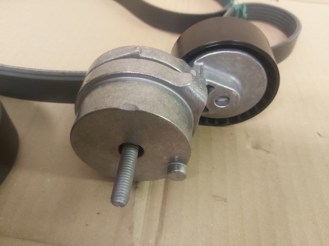 Alfa Romeo, Fiat, Lancia 1,9 Diesel utángyártott új hosszbordás szíj készlet 55189677