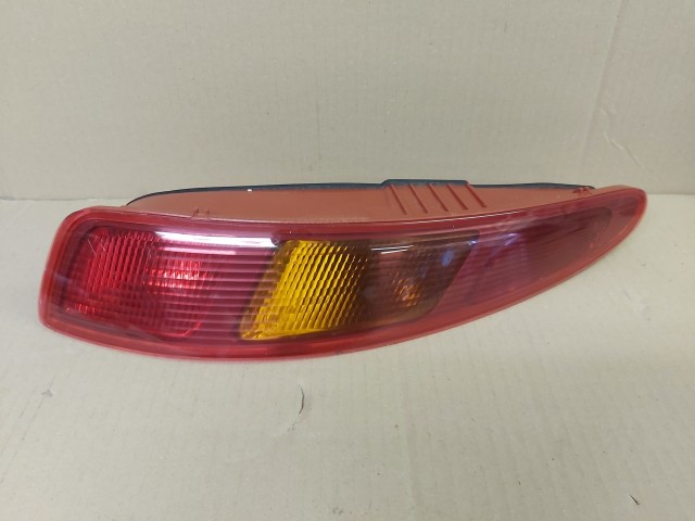 132753 Alfa Romeo Gt gyári új jobb hátsó lámpa, a képen látható sérüléssel 60681558