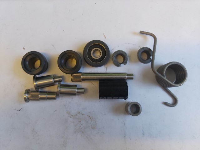 Fiat Doblo I.-II. utángyártott új jobb oldali tolóajtó, középső görgő javító készlet 