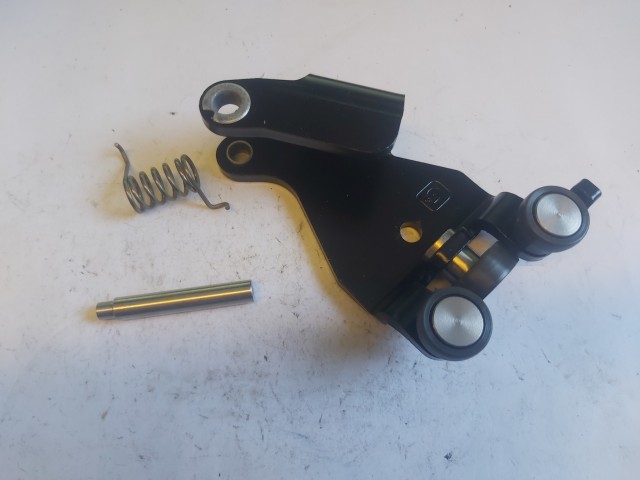 Fiat Doblo I. II.  Utángyártott új jobb középső tolóajtó görgő 46843004