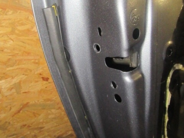 133020 Citroen C3 Picasso bal hátsó ajtó 