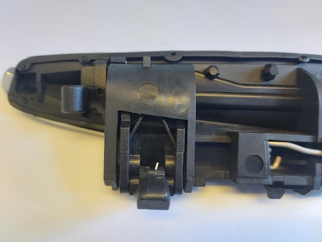 Fiat Croma Utángyártott új bal hátsó külső kilincs 735402351