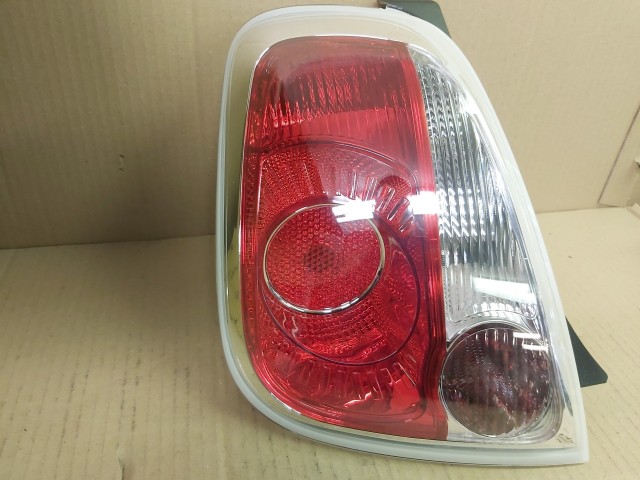Fiat 500 Utángyártott új bal fehér keretes hátsó lámpa 51787494 Nem kabrio kivitel !