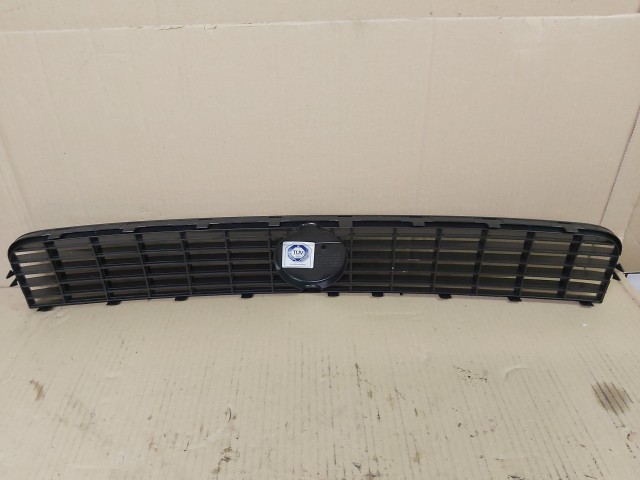 Fiat Grande Punto utángyártott új fekete díszrács 735419124