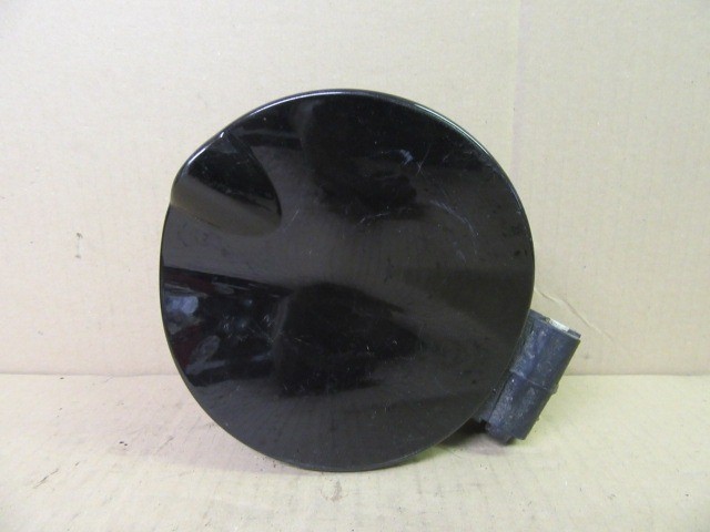 14491 Alfa Romeo MiTo vulkán néró színű tankajtó