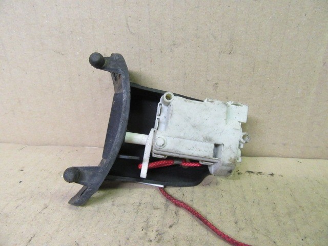 Alfa Romeo Brera tankajtó zár 60698574