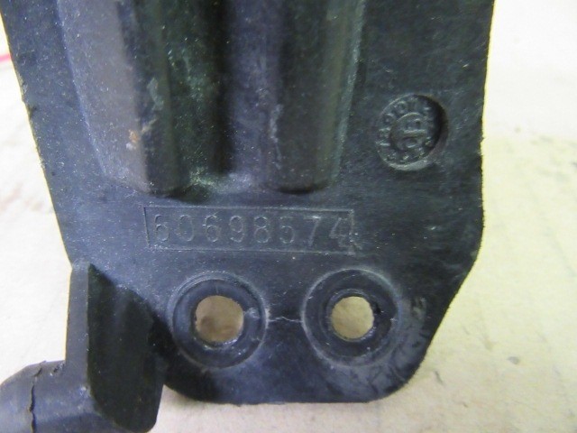 Alfa Romeo Brera tankajtó zár 60698574