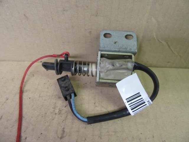 Alfa Romeo 164 tankajtó zár  