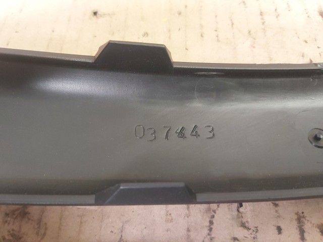 Fiat Panda II. jobb oldali első lökhárító díszcsík 735364611