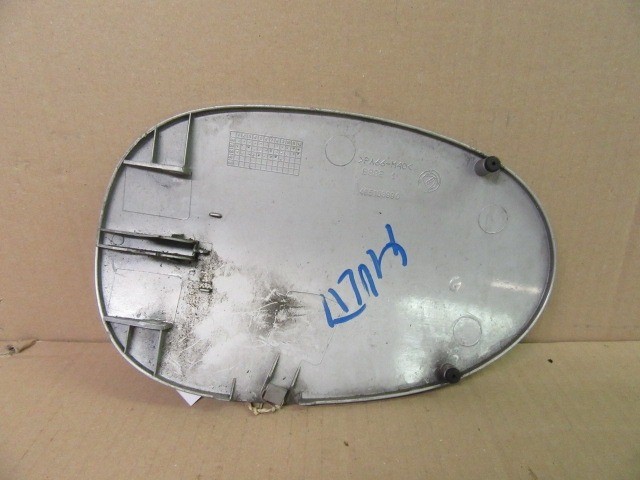 Fiat Multipla ezüst színű tankajtó