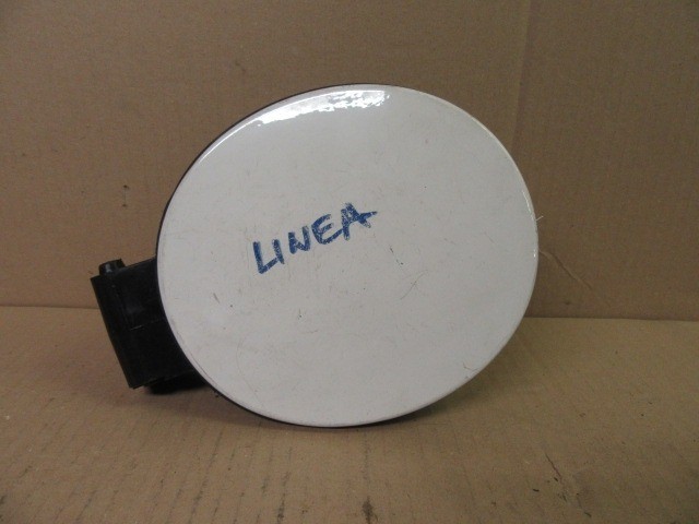 14466 Fiat Linea fehér színű tankajtó