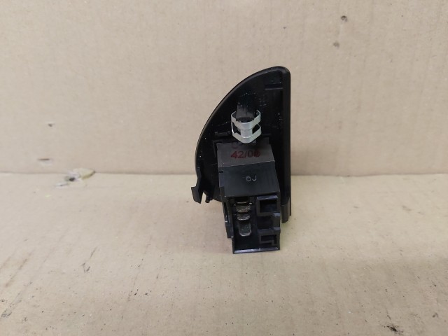 Fiat Seicento bal oldali ablakemelő kapcsoló 735257749