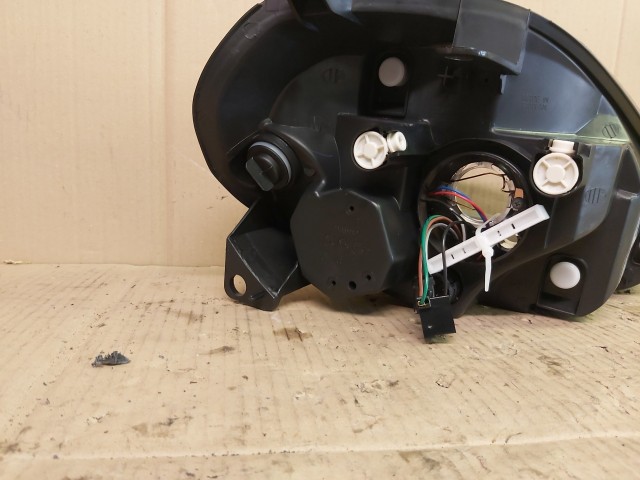 Fiat Grande Punto Utángyártott új bal oldali fényszóró (antracit színű) 51833191