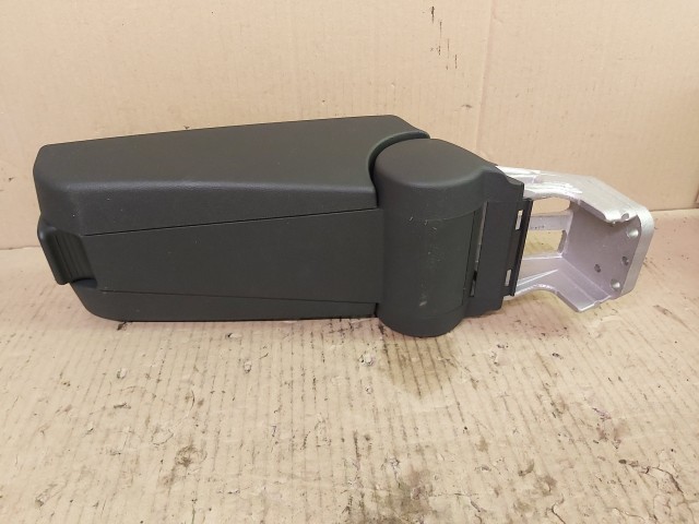 Fiat Stilo  gyári új, könyöklő fedél nélkül !!!!!