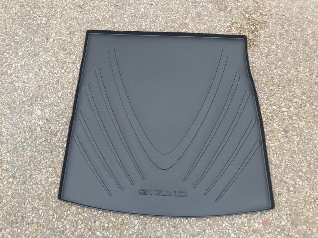 Alfa Romeo Stelvio Gyári új Csomagtértálca 50903610