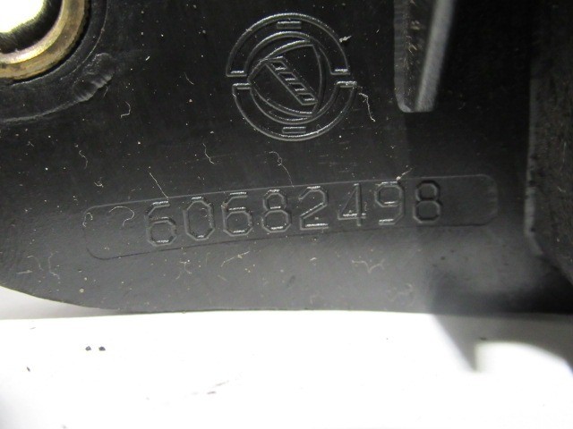 Alfa Romeo Gt tankajtó zár 60682498