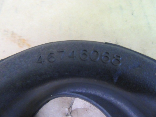 Alfa Romeo 147, 156, Gt gyári új első rugó alatti gumi 