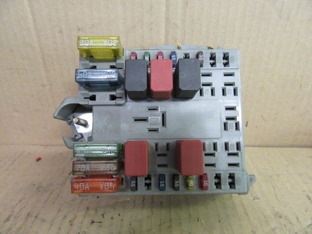 Fiat Punto 1999-2003 külső biztosíték tábla 46766769