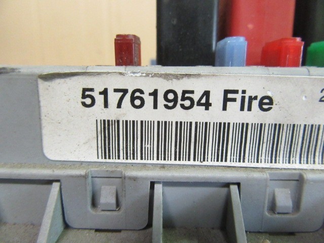 Fiat Doblo 2005-2009 külső biztosíték tábla 51761954