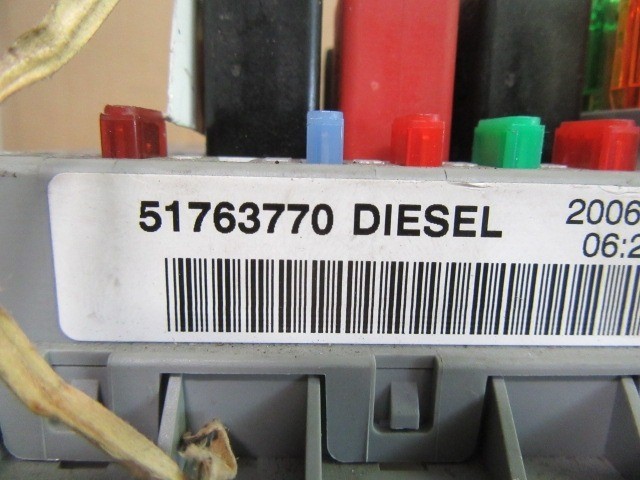 Fiat Doblo 2005-2009 külső biztosíték  tábla 51763770