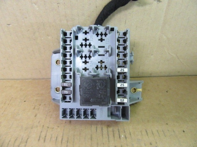 Fiat Croma 2005-2010 csomagtér biztosíték tábla 