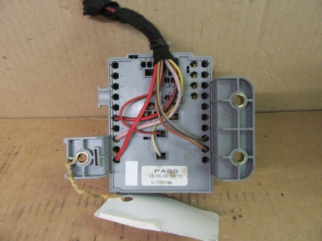 Fiat Croma 2005-2010 csomagtér biztosíték tábla 