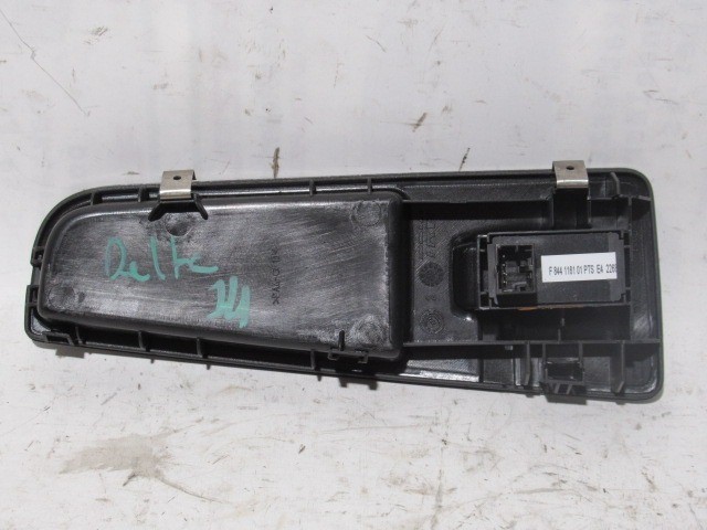 Lancia Delta jobb oldali ablakemelő kapcsoló 735474939