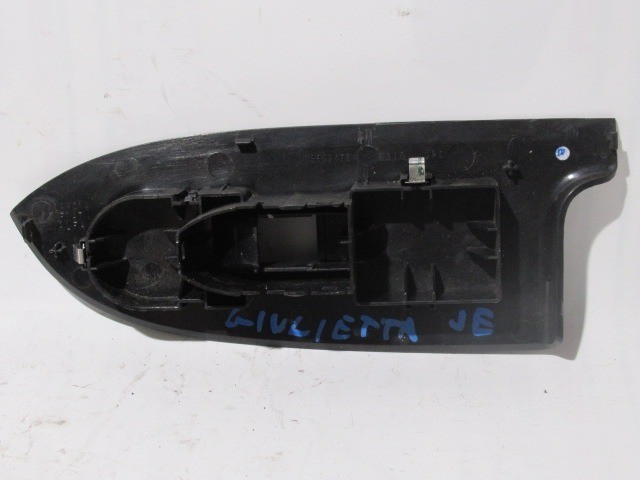 Alfa Romeo Giulietta jobb első , ablakemelő kapcsoló tartó 156094784