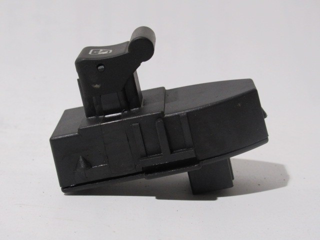 Alfa Romeo Giulietta jobb oldali ablakemelő kapcsoló