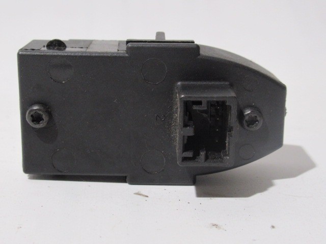 Alfa Romeo Giulietta jobb oldali ablakemelő kapcsoló