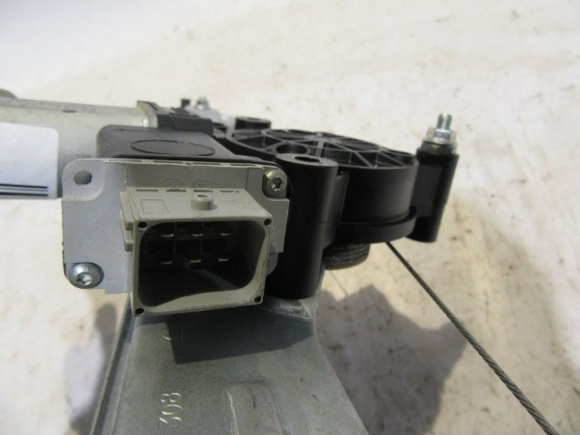 Lancia Delta 2008-2014 jobb hátsó elektromos ablakemelő