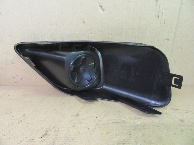 Fiat Doblo 2015-2022 utángyártott új jobb oldali ködlámpa nélküli rács 735615287