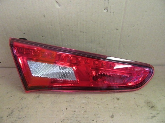 Alfa Romeo Giulietta gyári-beszállítós új (Magneti Marelli) bal hátsó belső lámpa