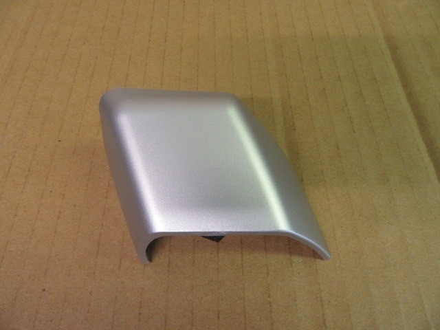 Alfa Romeo 159 gyári új bal oldali tetősín ezüst színű, középső takaró kupak  156073317