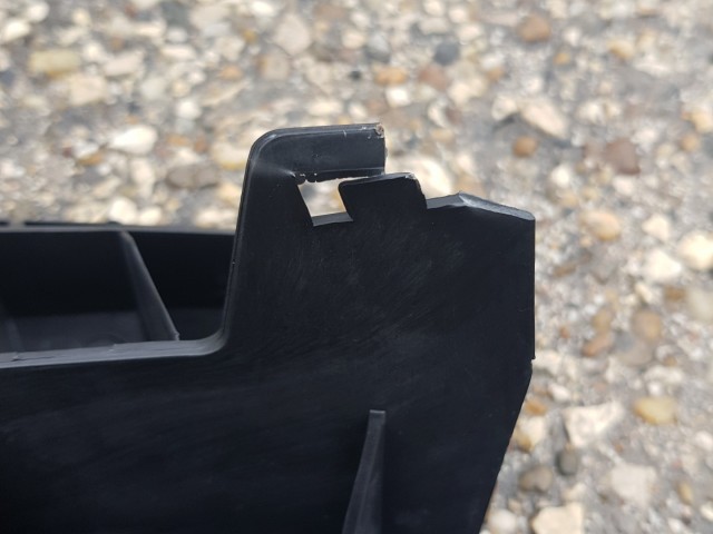 Fiat Tipo 2015- gyári új első lökhárító alsó burkolat  a képen látható sérüléssel 52043630